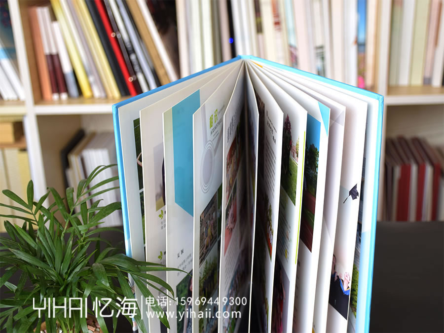 大學(xué)青春畢業(yè)紀(jì)念冊(cè)制作在畢業(yè)季留一份青春回憶